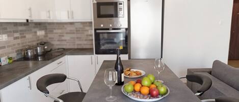 Căn hộ, 3 phòng ngủ, ban công, quang cảnh thành phố | Nội thất