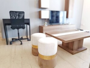 Apartamento, 3 quartos, sacada, vista para a cidade | Comodidades do quarto