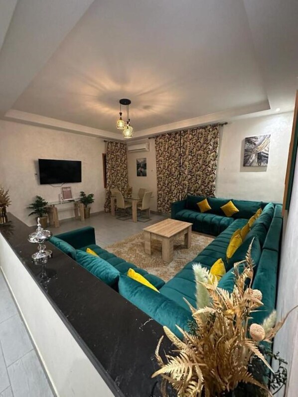 Living area - Two-Bedroom Apartment 2 - Appartements Guéliz Zerktouni
(Gueliz)