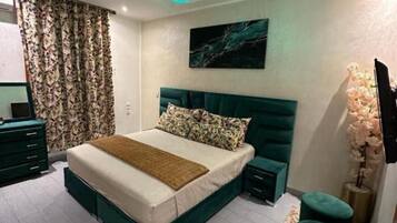 2 quartos, ferros/tábuas de passar roupa, Wi-Fi, roupa de cama