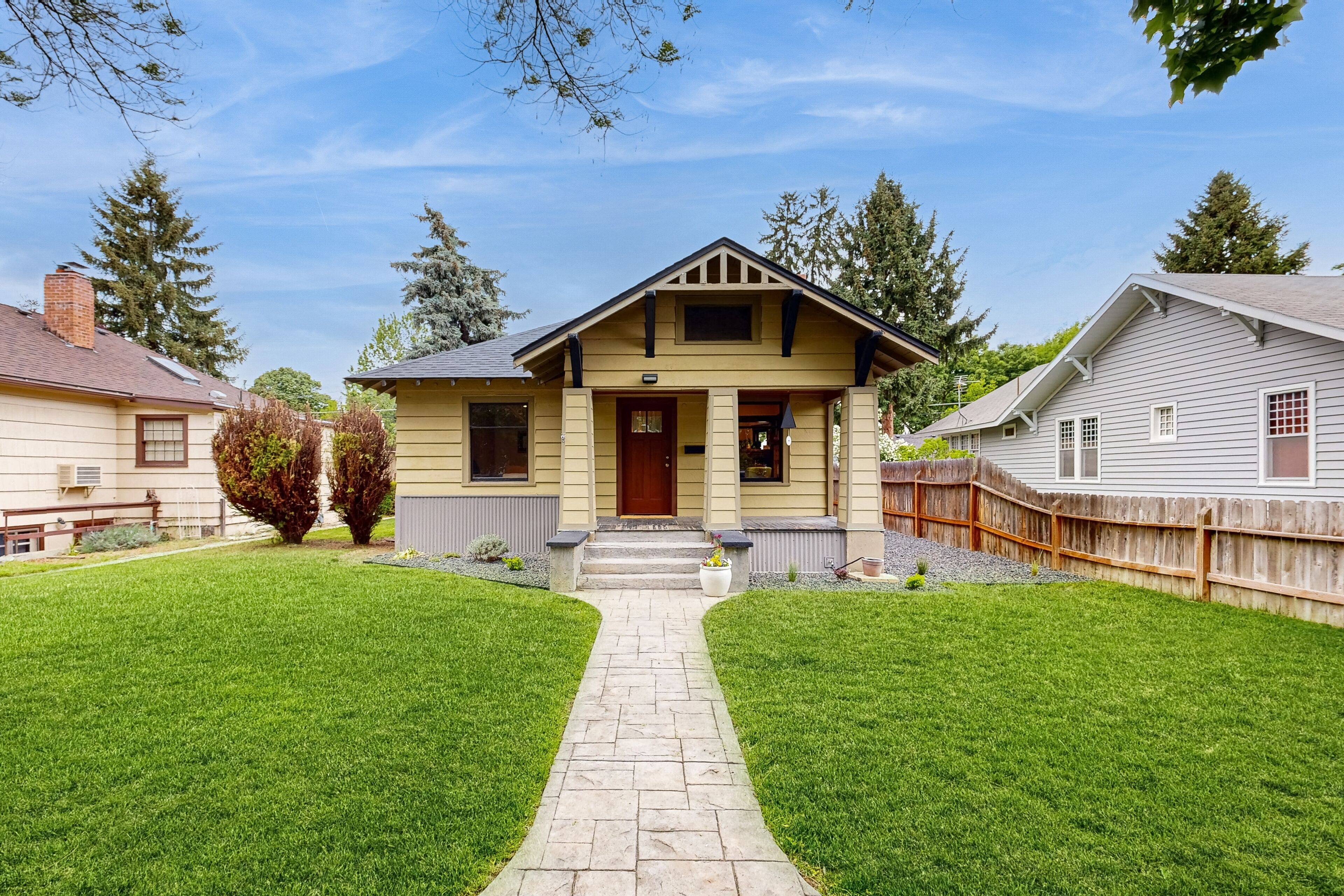 Dog-friendly historic home with WiFi, central AC, and BBQ grill