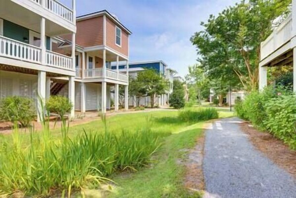 Property grounds - Pass Christian Vacation Rental < 1/2 Mi to Beach! (Pass Christian)