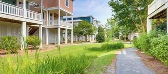 Pass Christian Vacation Rental < 1/2 Mi to Beach!