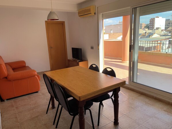 Dining - Luminoso Atico en Centro Ciudad (Sagunto)