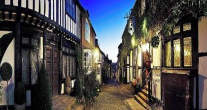 Pass the Keys | Whytecroft -Fabulous Family Fun!