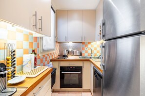 冷蔵庫、電子レンジ、オーブン、食器洗い機