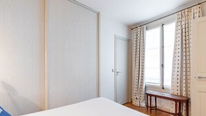 1 間睡房、熨斗/熨衫板、上網、床單