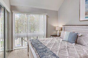2 habitaciones, tabla de planchar con plancha y cuna de viaje