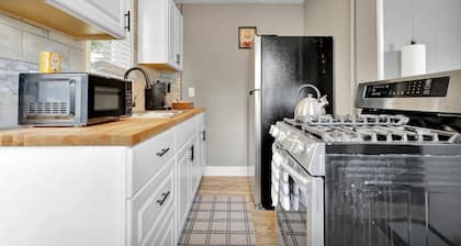 Charming 1 Bedroom House in Lansing, MI