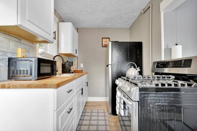 Charming 1 Bedroom House in Lansing, MI