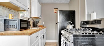 Charming 1 Bedroom House in Lansing, MI