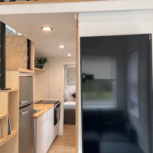 House | 2 bedrooms - The Mockingbird Tiny Home (Marianna)