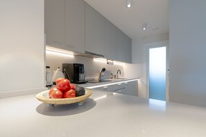 Frigorífic, microones, forn i rentaplats 