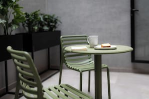 Large Studio + Terrace | Terrace/patio - Outsite Mexico City Roma Sur - Work, Connect, Explore (Mexico City)