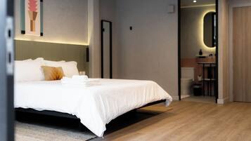 Laptop workspace, blackout drapes, free WiFi, bed sheets