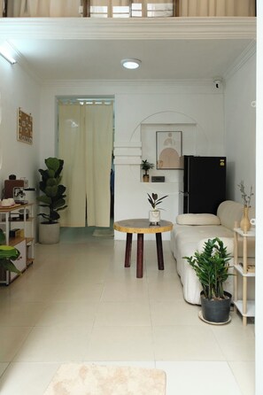 Living area - TRIP HOME stay & studio (Ho Chi Minh City)