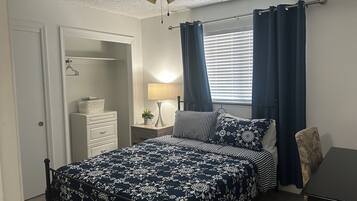 2 chambres, coffres-forts dans les chambres, bureau