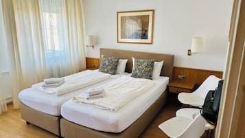 Classic-Doppelzimmer, Blick auf den Innenhof | Allergikerbettwaren, individuell dekoriert, individuell eingerichtet