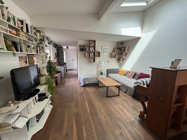 Living area - Maisonnette Cosy à Proximité de Paris - Majordome à Votre Disposition (Montreuil)