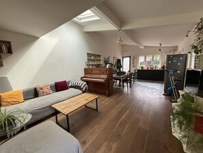 Living area - Maisonnette Cosy à Proximité de Paris - Majordome à Votre Disposition (Montreuil)