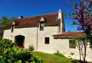 Exterior - Maison Le Causse, private indoor swimming pool, 6 people maximum (Florimont-Gaumier)