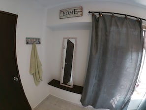 Eenvoudige kamer, uitzicht op tuin | Gratis wifi