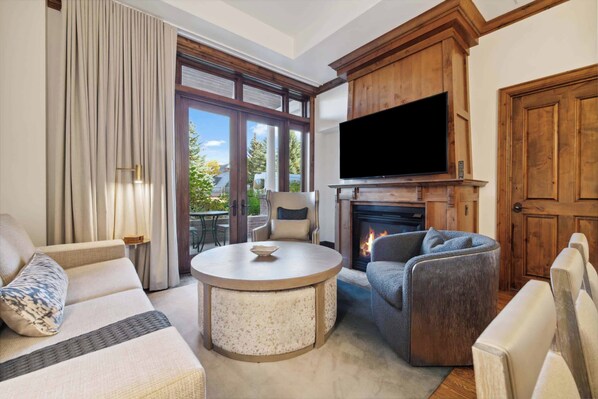 TV, fireplace