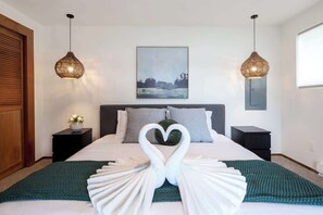 3 bedrooms, iron/ironing board, WiFi, bed sheets