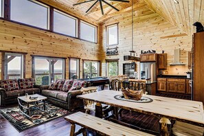 TV, video games - Spacious Cabin with Year-Round Mountain Vistas (Sevierville)