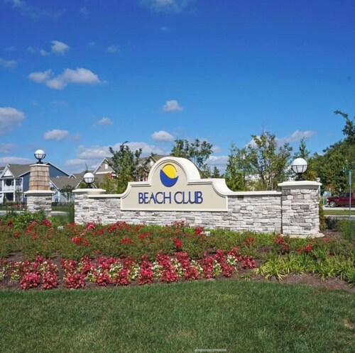 Large, beautiful house! 1.5 miles to Bethany Beach! Resort style amenities!!!