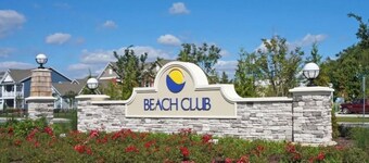 Large, beautiful house! 1.5 miles to Bethany Beach! Resort style amenities!!!