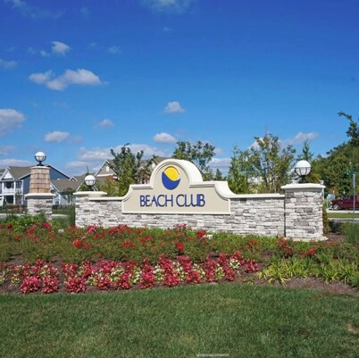 Large, beautiful house! 1.5 miles to Bethany Beach! Resort style amenities!!!