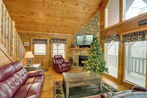 Televisión, chimenea y futbolito 