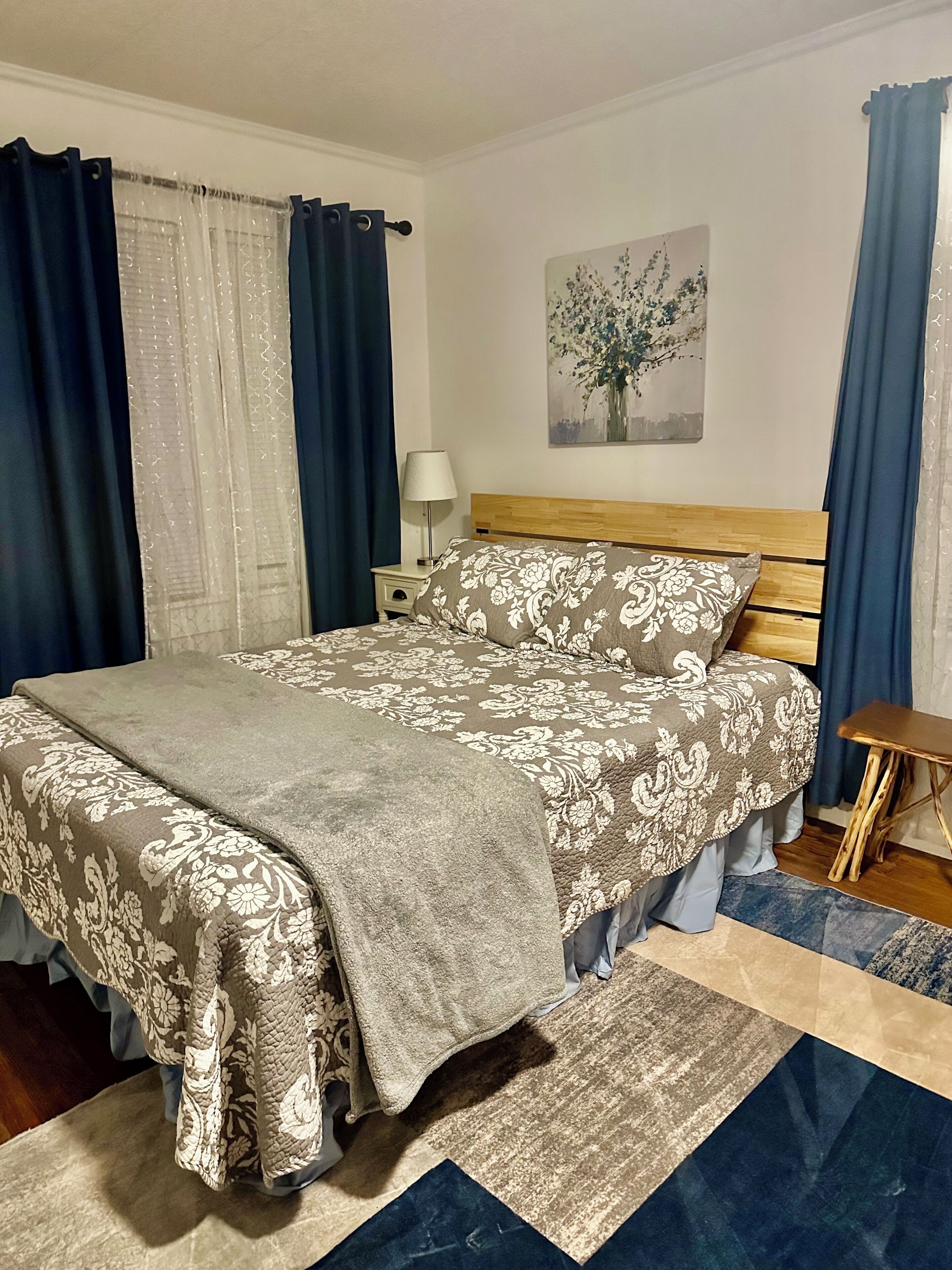 3 عدّة غرف نوم وواي فاي وملاءات أسرّة