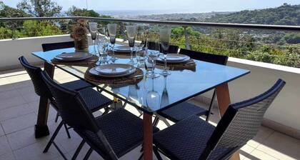 TAHITI OCEAN VIEW HOME