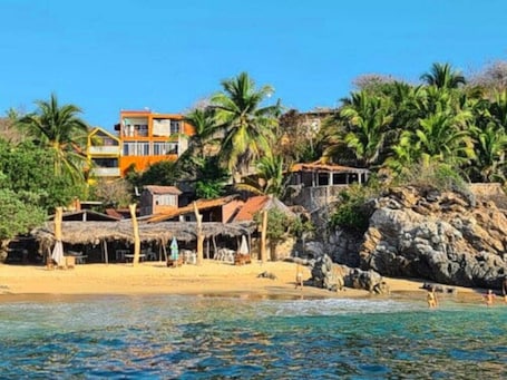 Front of property. Cabañas Los Colibries