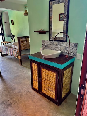 Classic Twin Room, Balcony, Beach View - Cabañas Los Colibries  (San Pedro Pochutla)