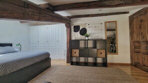 1 camera, ferro/asse da stiro, Wi-Fi, lenzuola