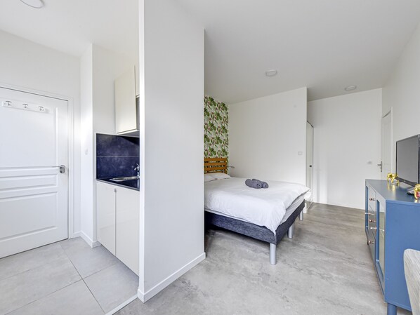 Iron/ironing board, WiFi, bed sheets - Lovely studio for 2 near the Seine (Paris)