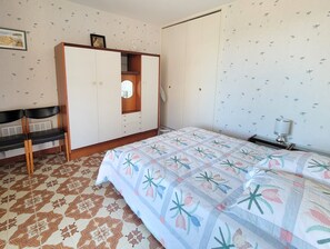 1 bedroom, iron/ironing board