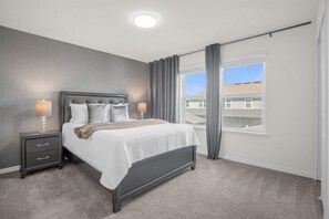 5 chambres, fer et planche à repasser, Wi-Fi, draps fournis