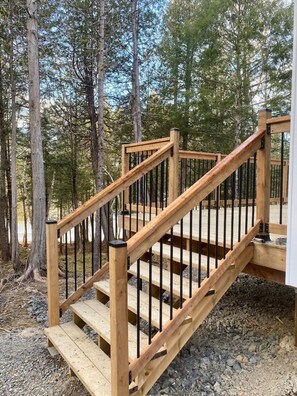 Property grounds - Blue Heron Cottage with waterfront (Waweig)