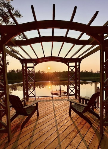 The Hideaway Cottage with Hot tub
