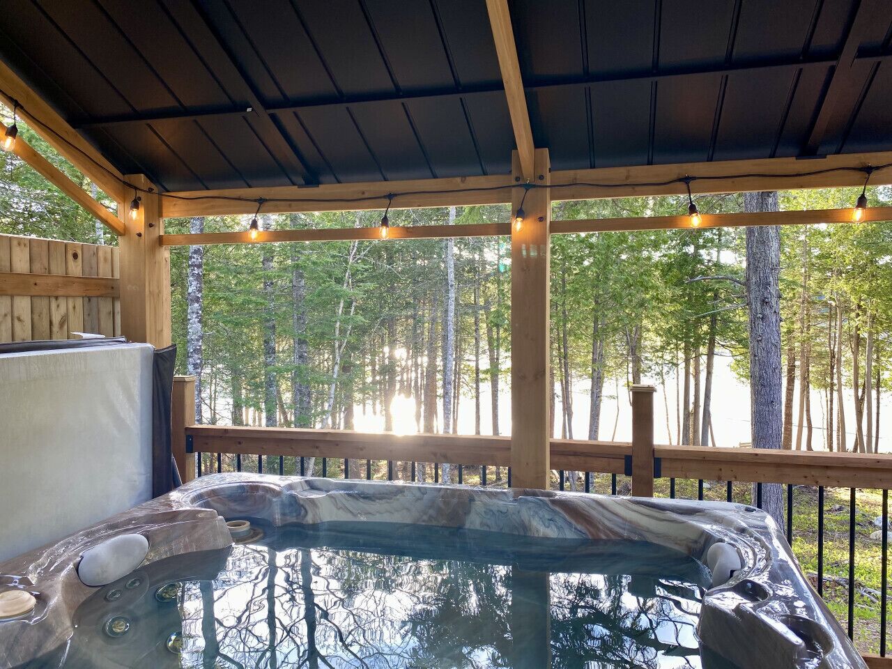 Outdoor spa tub