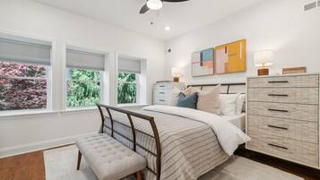 2 habitaciones, escritorio, tabla de planchar con plancha y wifi