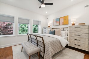 2 عدّة غرف نوم ومكتب ومكواة/لوح كي وواي فاي