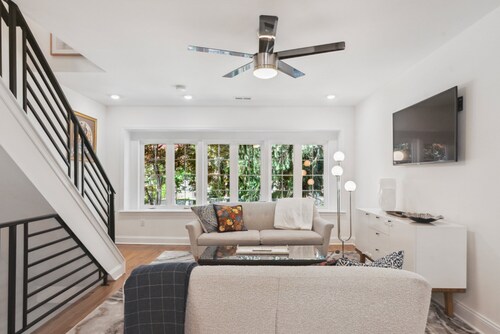 2BR Family Retreat – Safe, Comfortable & Fun