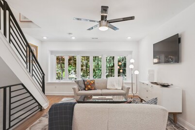 2BR Family Retreat – Safe, Comfortable & Fun