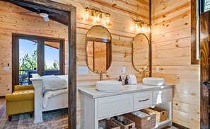 2 bedrooms, iron/ironing board, free WiFi, bed sheets - Cozy 2BD Cabin | Cornhole | Board Games | Hot Tub (Hochatown)