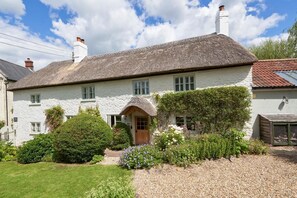 Exterior - 3 Bed in Dalwood (oc-p27362) (Dalwood)